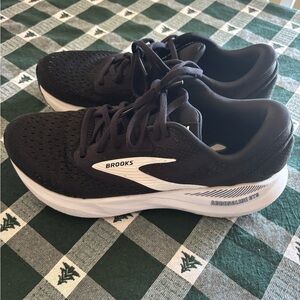 Brooks Adrenaline GTS Women's Black and White Athletic Shoes